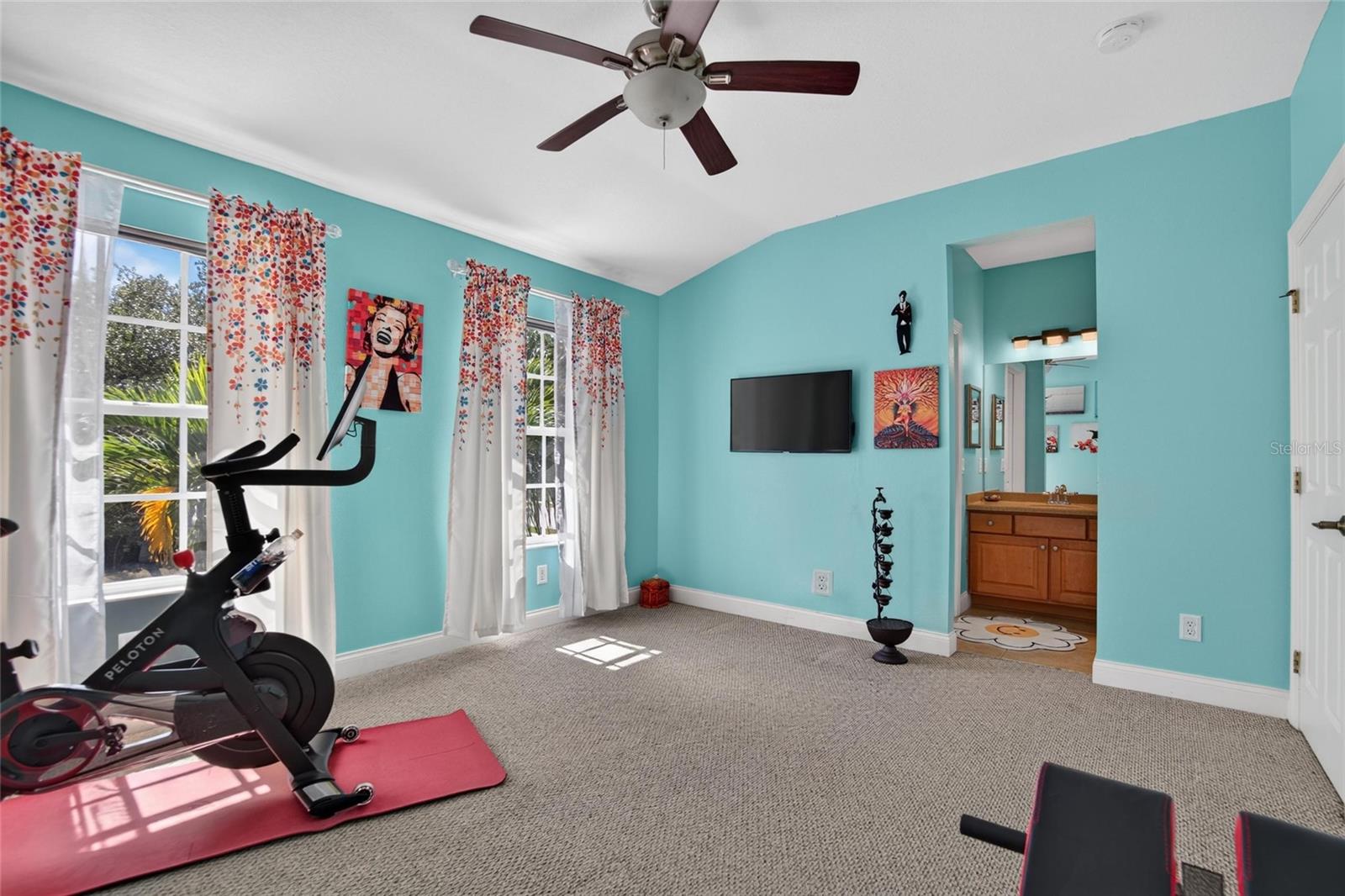 5518 LUMINAR POINTE LN