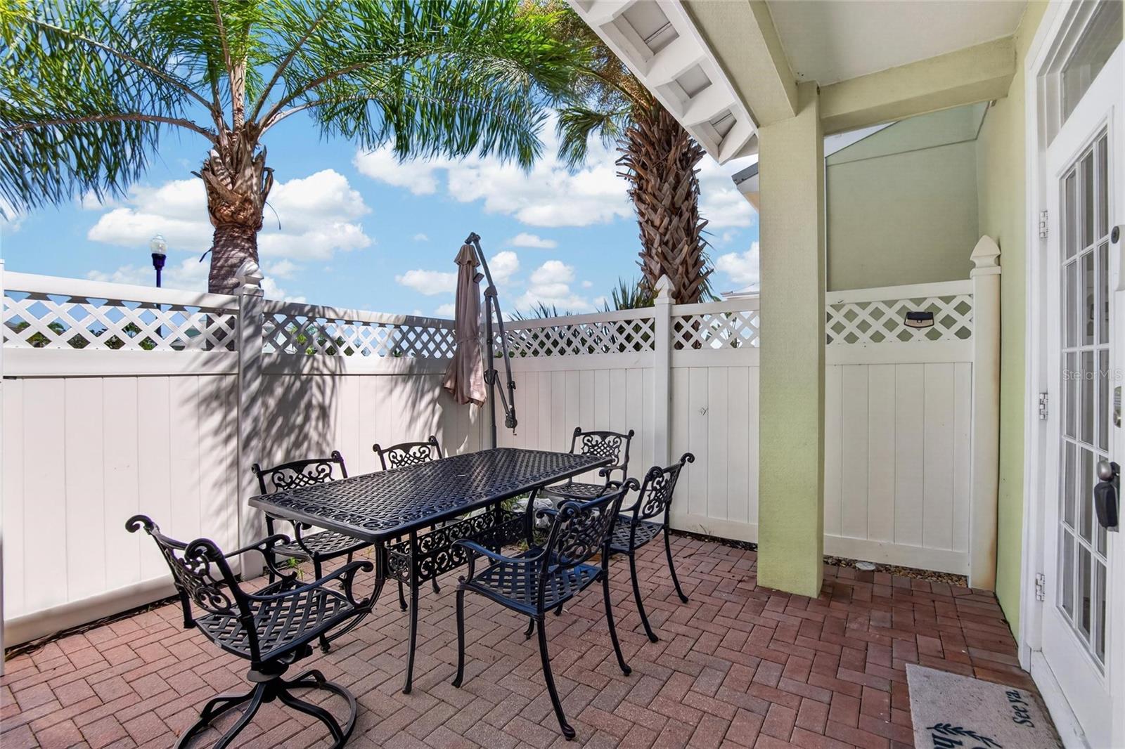 5518 LUMINAR POINTE LN