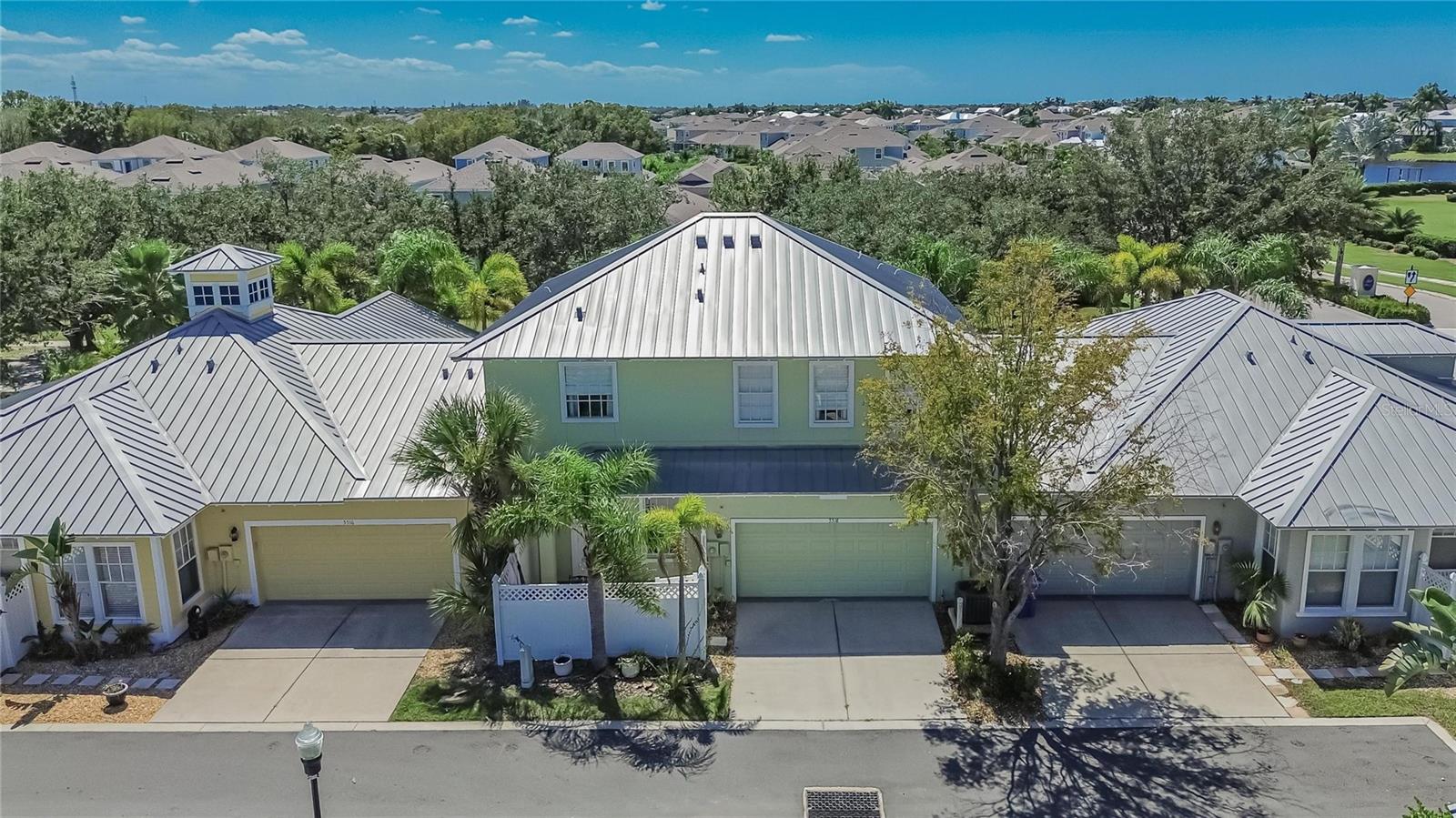 5518 LUMINAR POINTE LN
