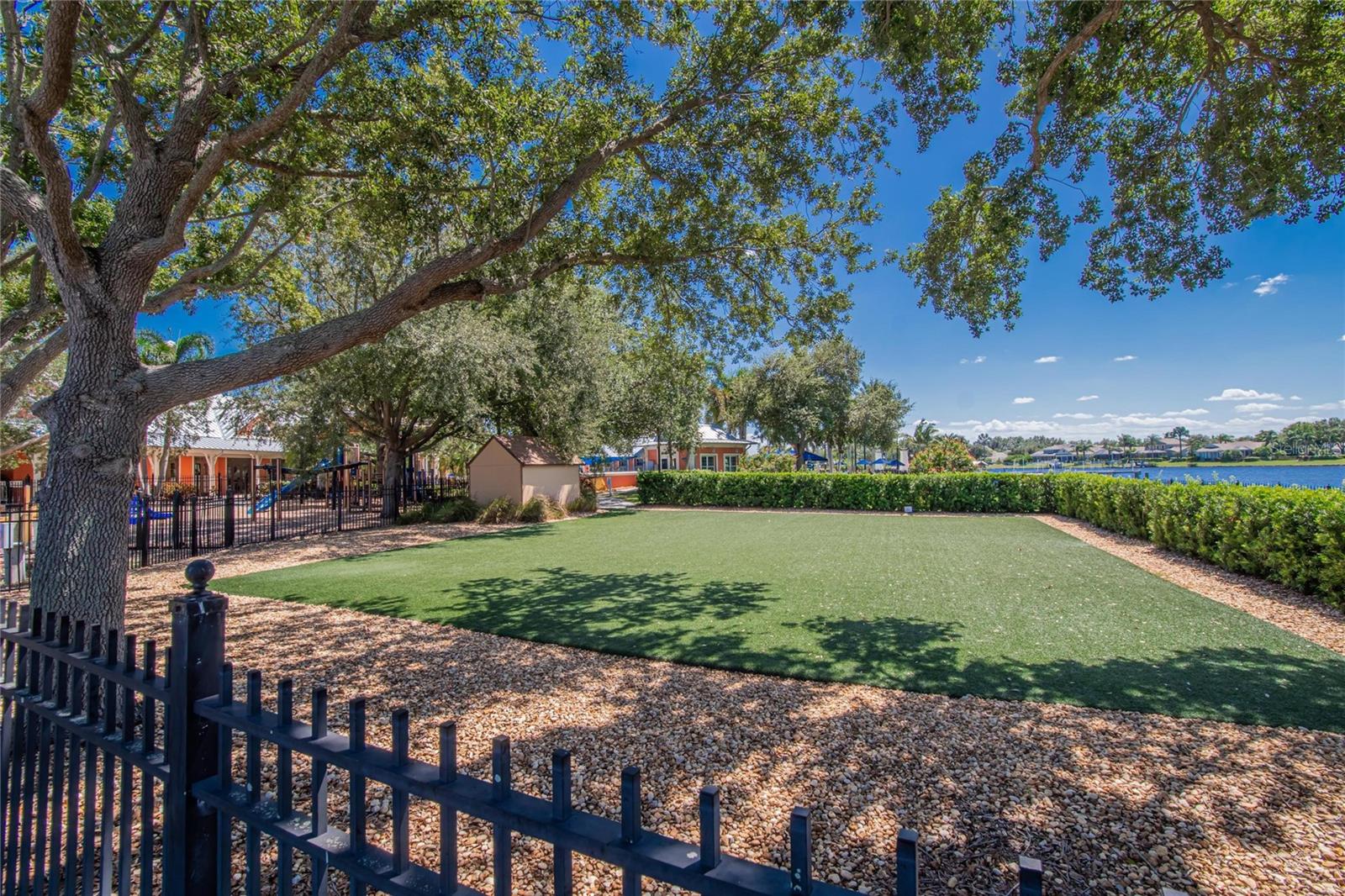 5518 LUMINAR POINTE LN