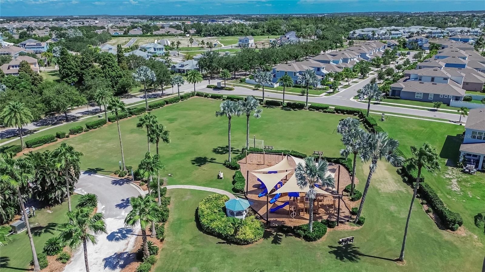 5518 LUMINAR POINTE LN