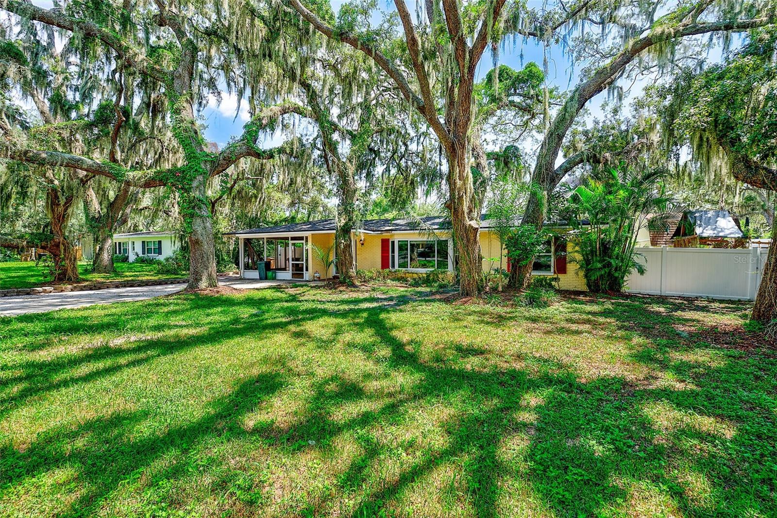 303 SAINT AUGUSTINE AVE