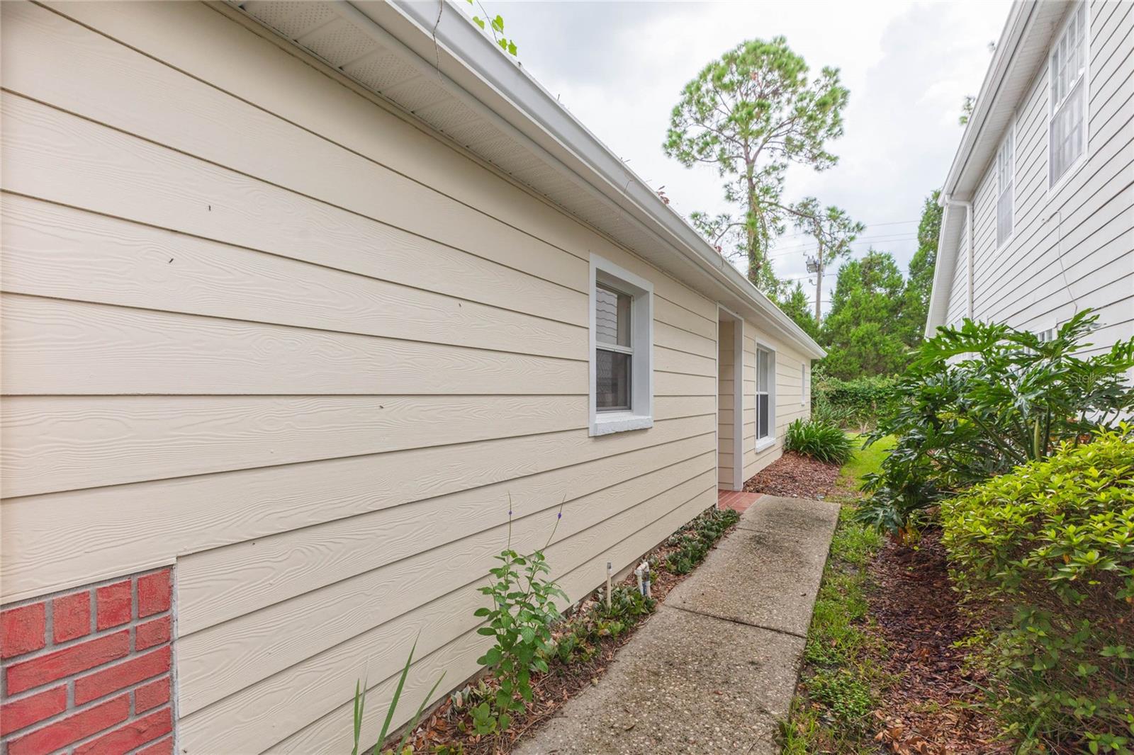 5161 STERLING MANOR DR