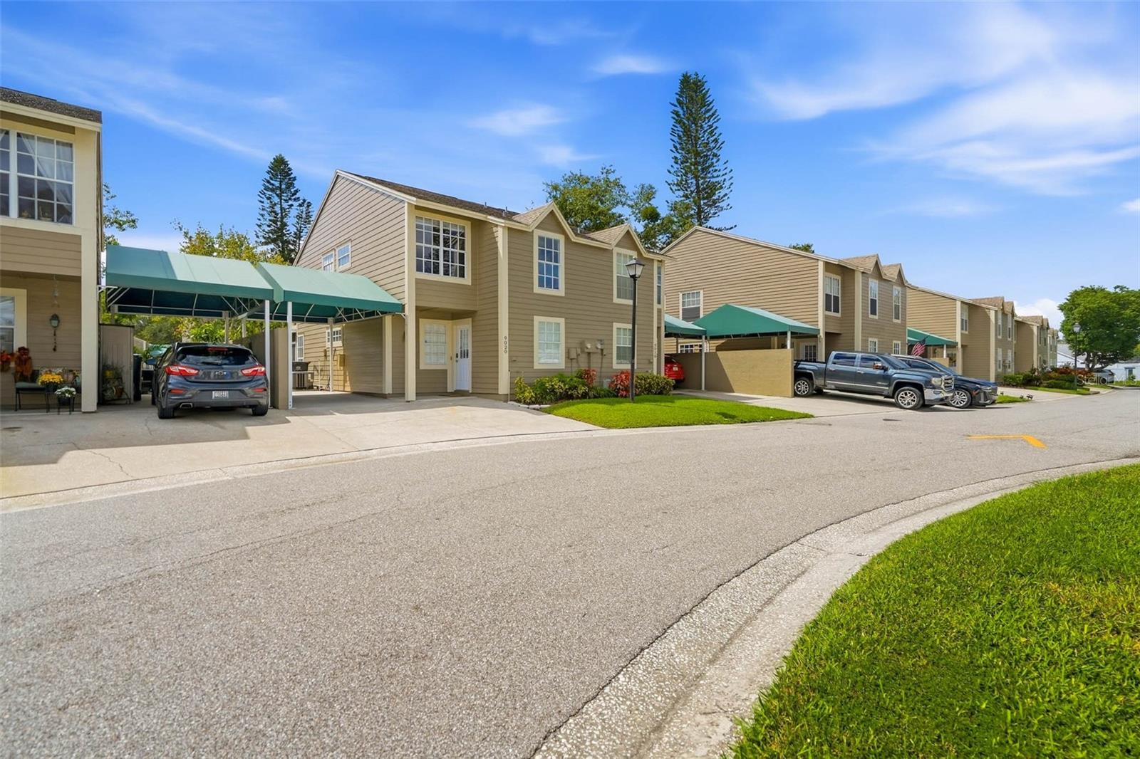 9020 Lake Place Ln #9020, Tampa