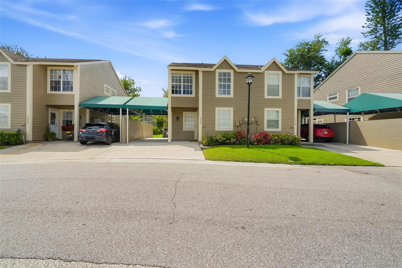 9020 LAKE PLACE LN #9020