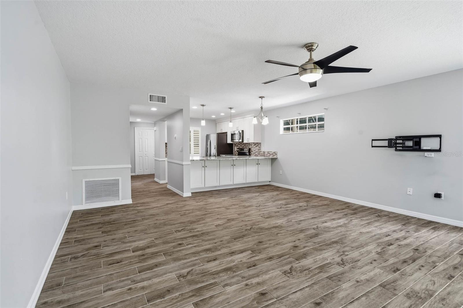 9020 LAKE PLACE LN #9020