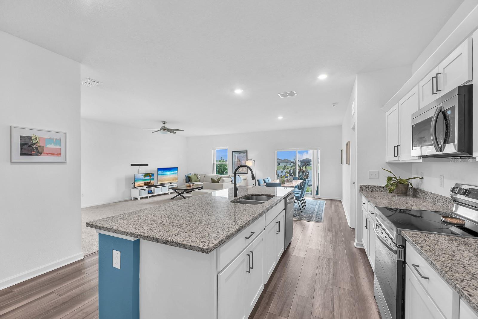 2280 HARRIS HAWK AVE