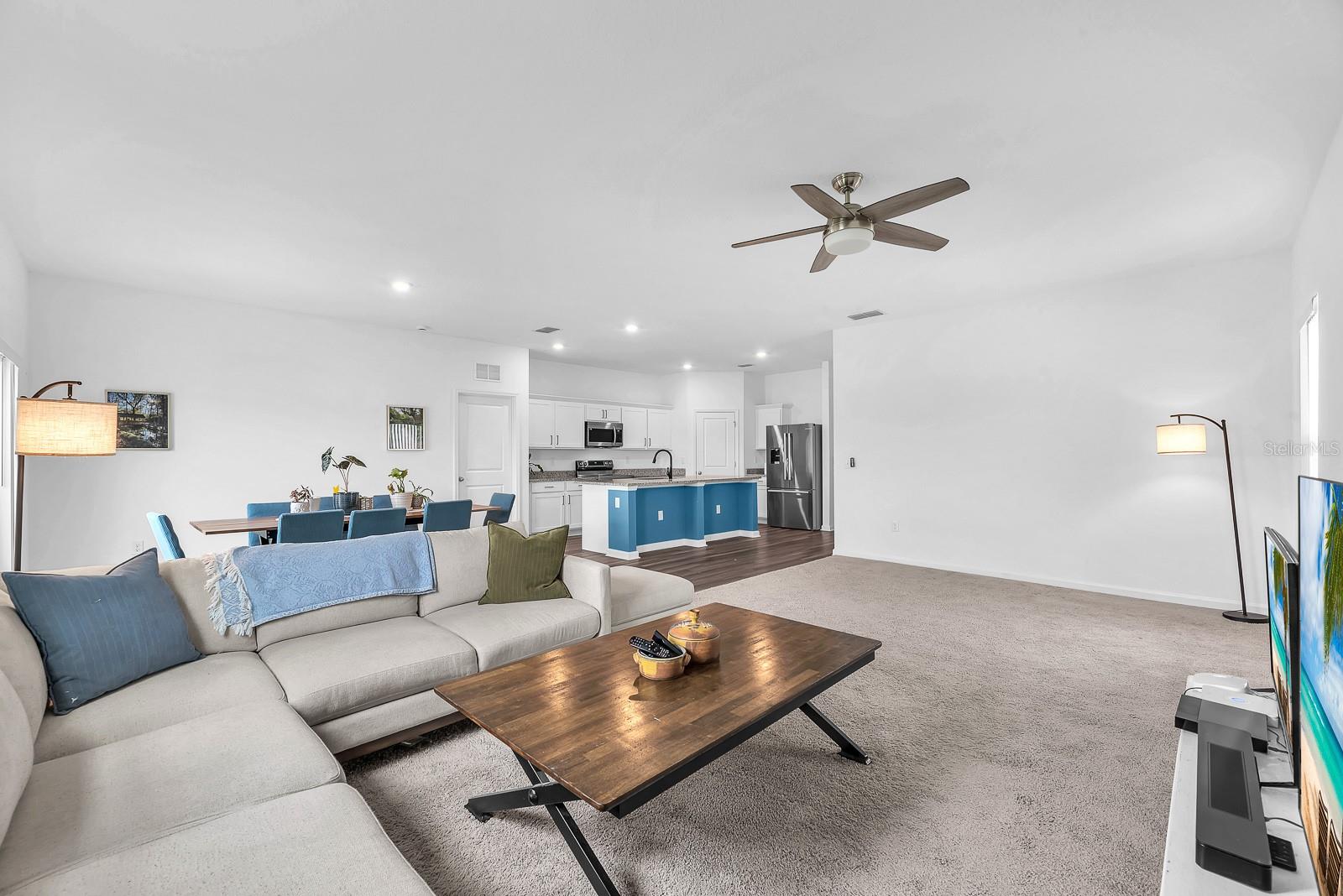 2280 HARRIS HAWK AVE