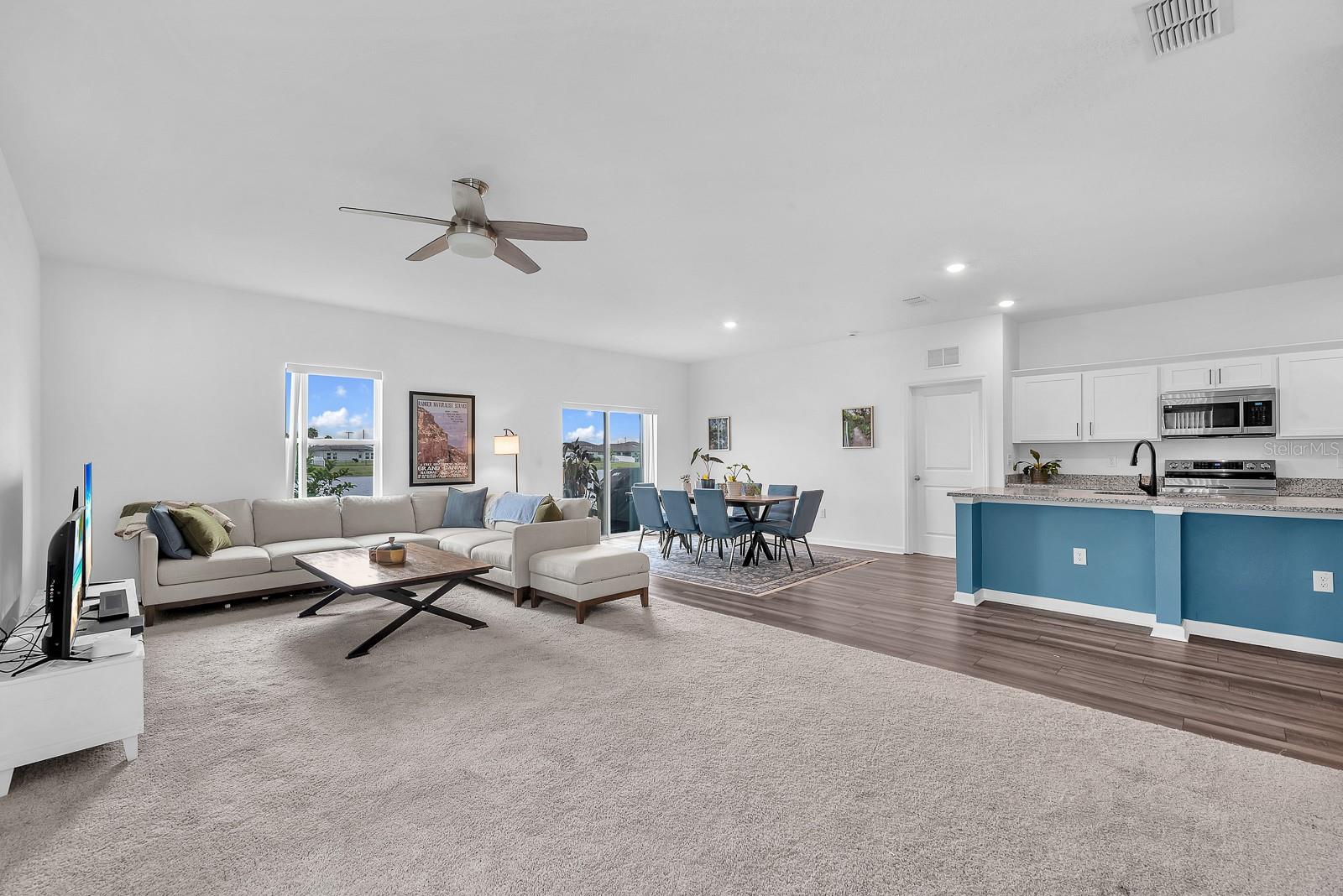 2280 HARRIS HAWK AVE