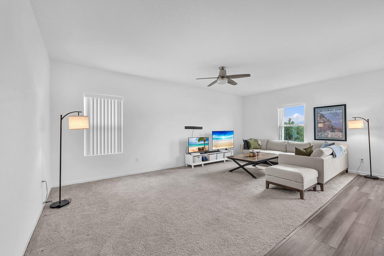 2280 HARRIS HAWK AVE