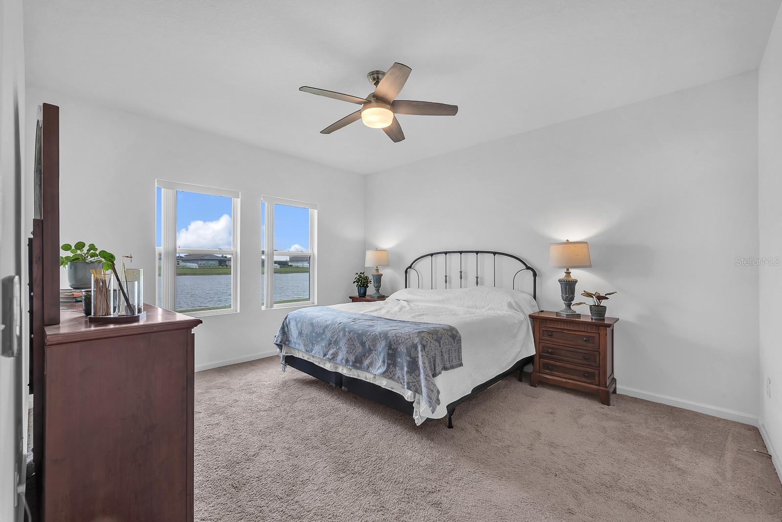 2280 HARRIS HAWK AVE