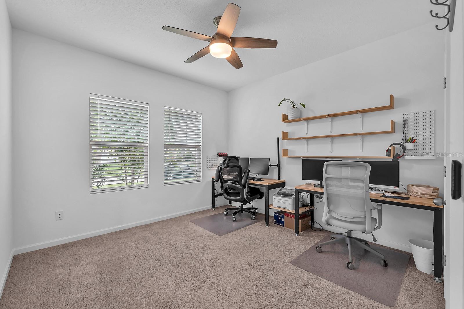 2280 HARRIS HAWK AVE