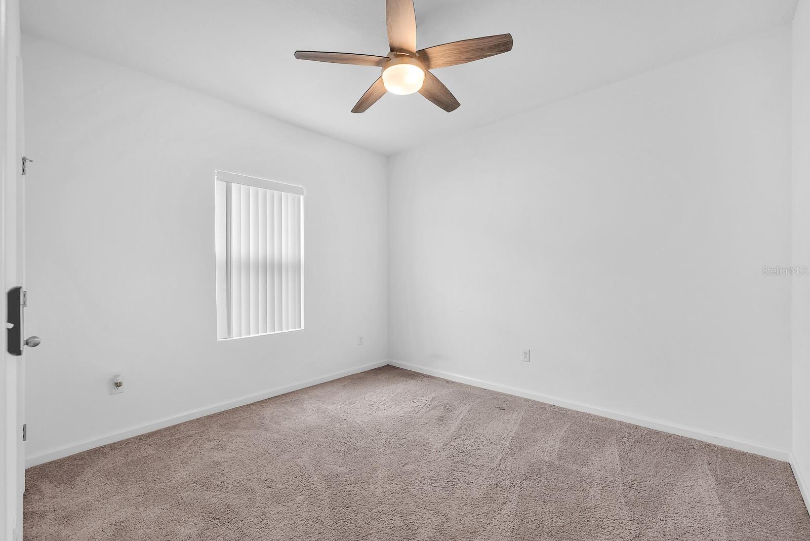 2280 HARRIS HAWK AVE