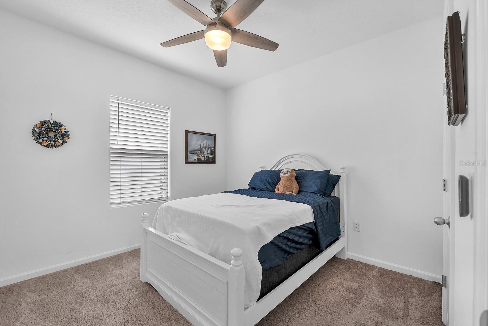 2280 HARRIS HAWK AVE