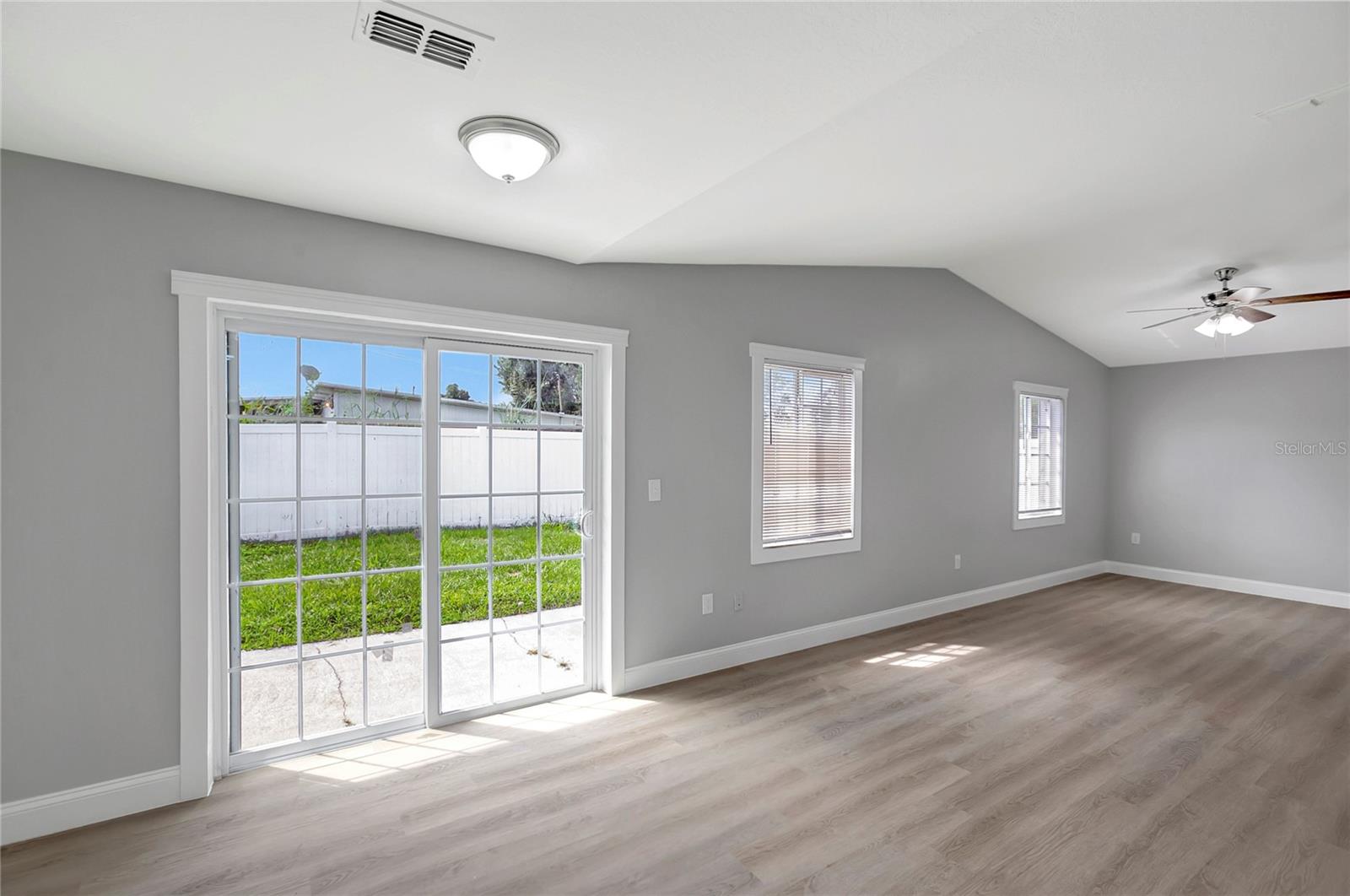 1713 CARNEGIE CIR