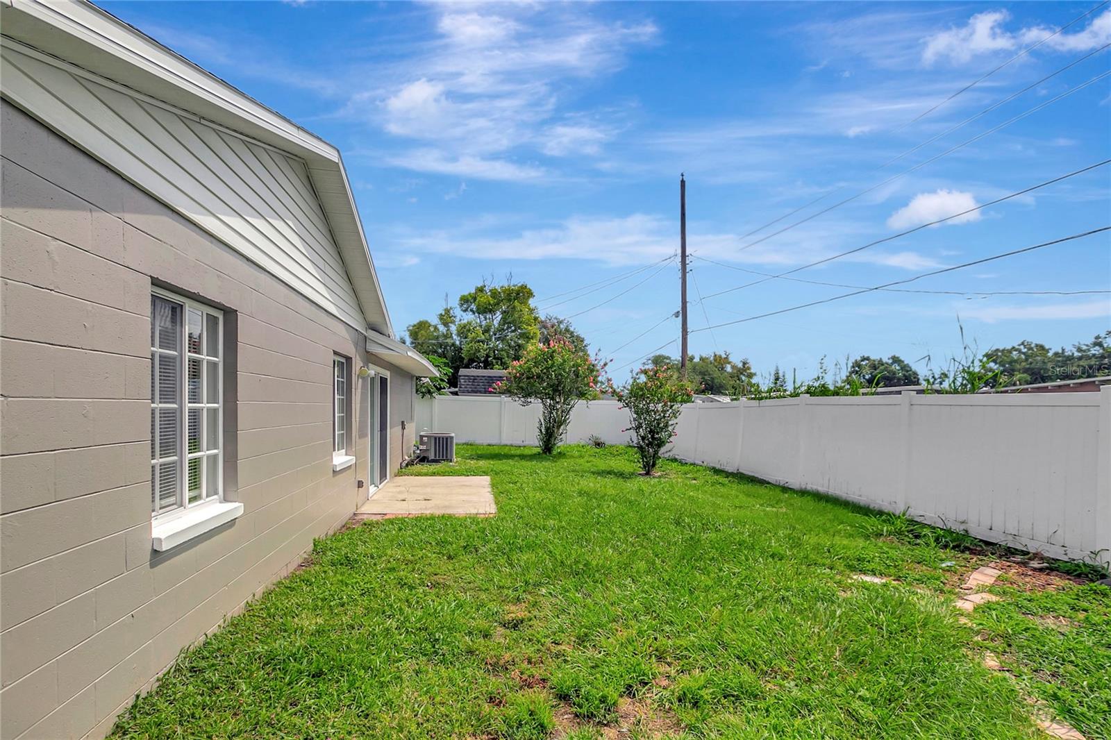 1713 CARNEGIE CIR