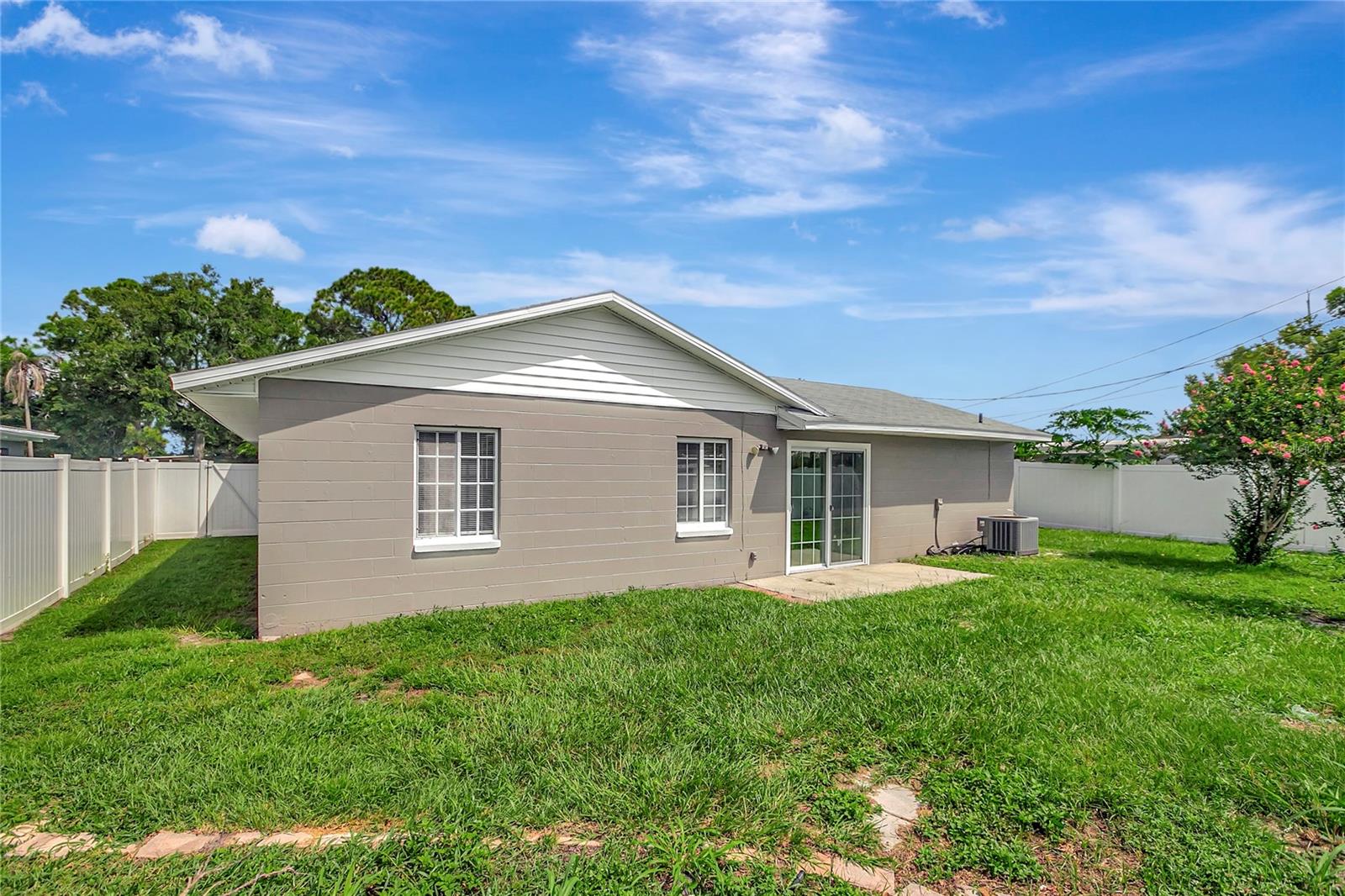 1713 CARNEGIE CIR