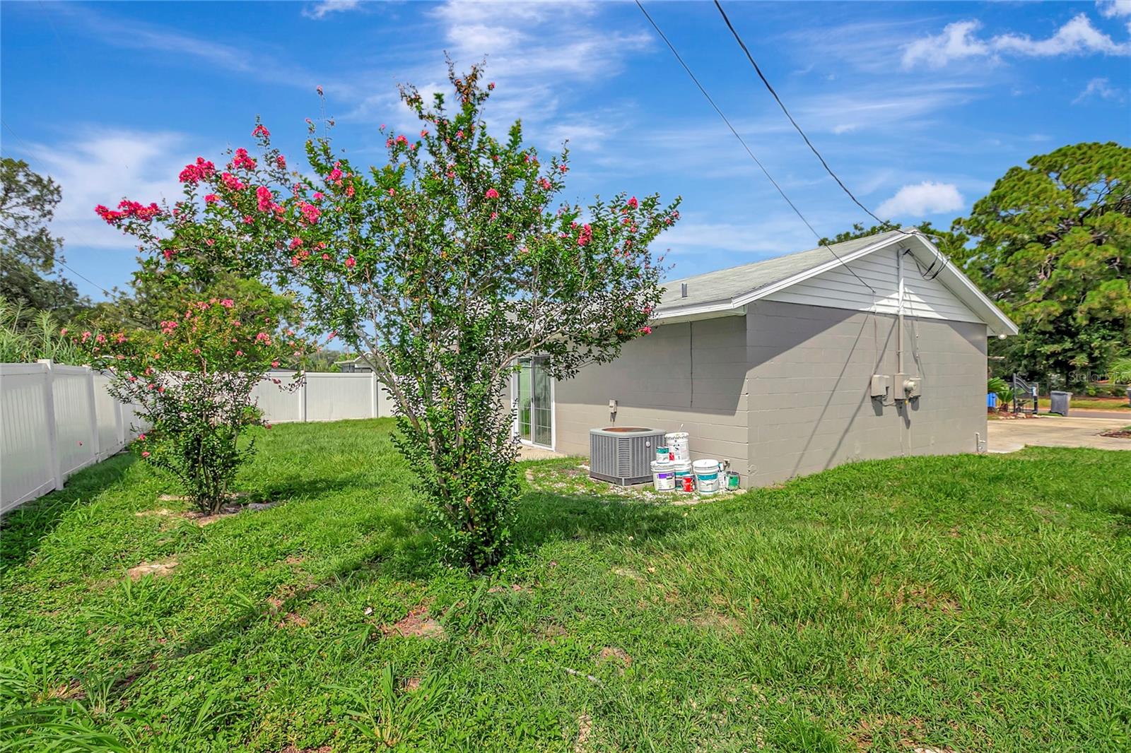 1713 CARNEGIE CIR