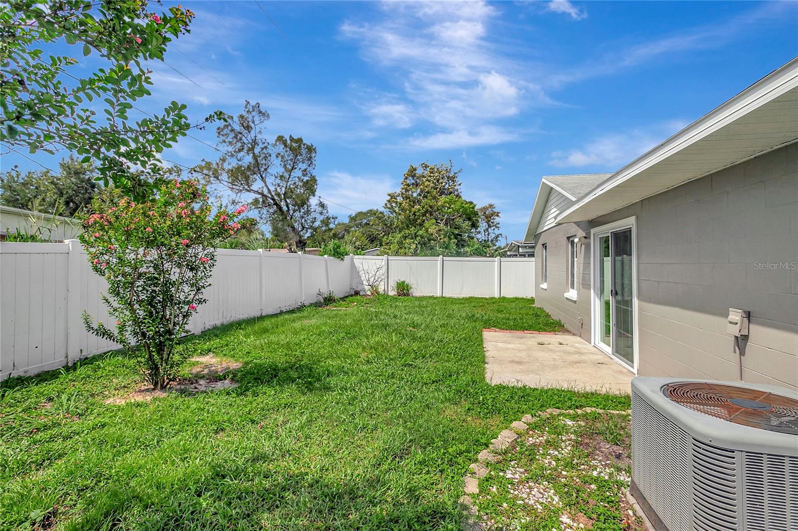 1713 CARNEGIE CIR