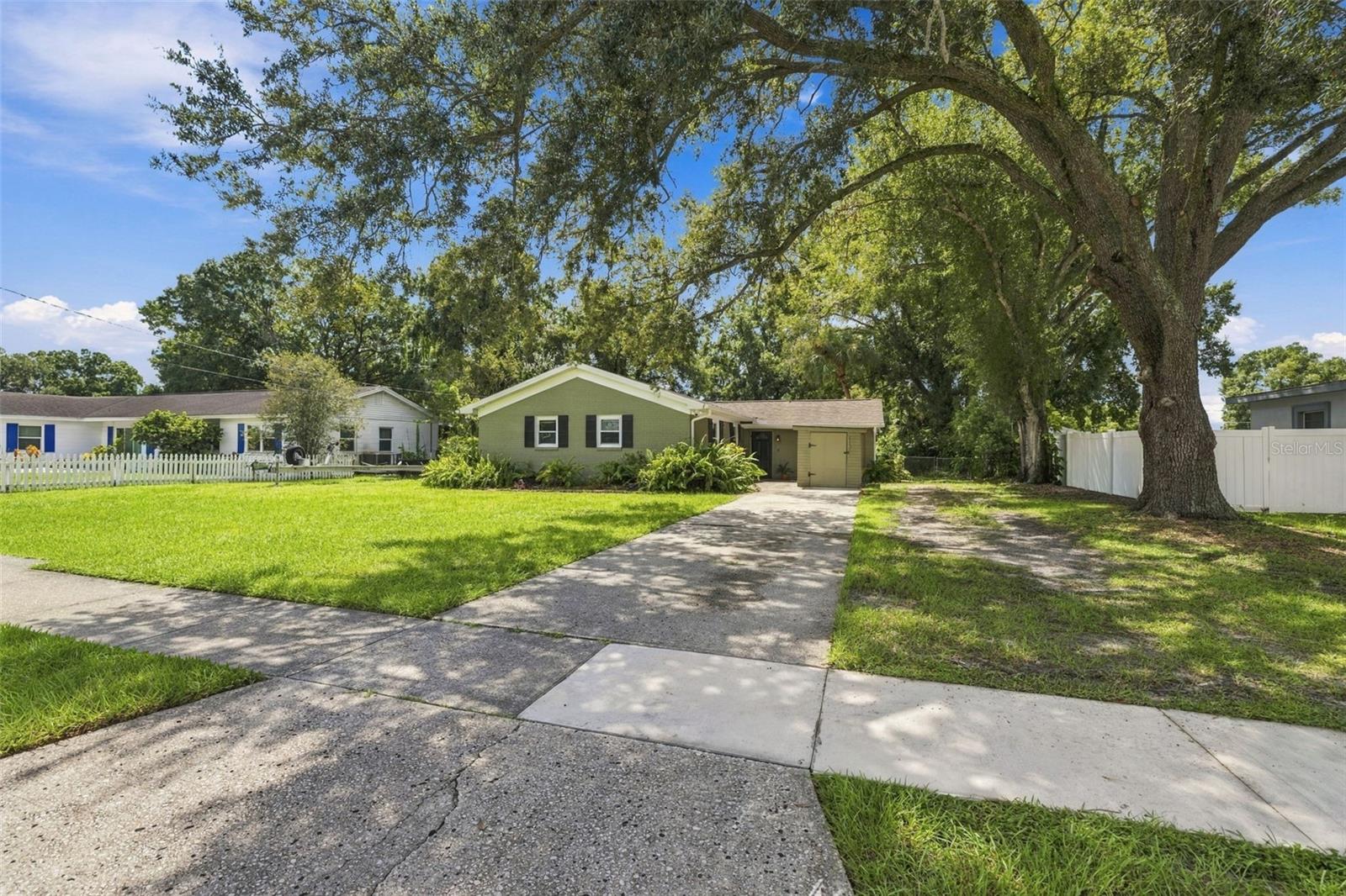 6613 Travis Blvd, Tampa