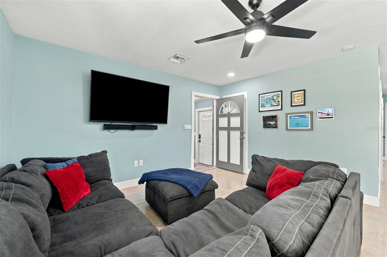 6613 TRAVIS BLVD