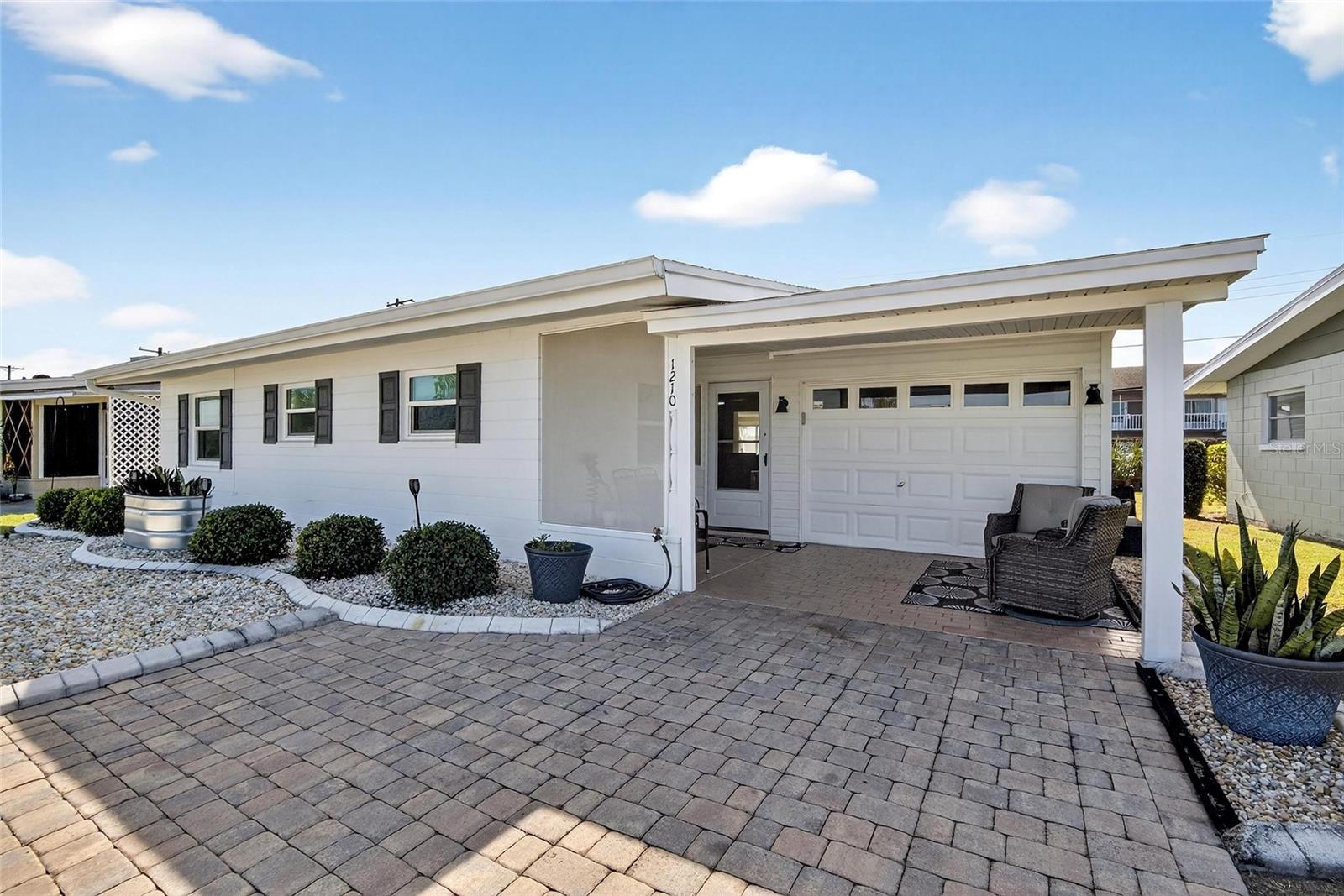1210 BEACH BLVD
