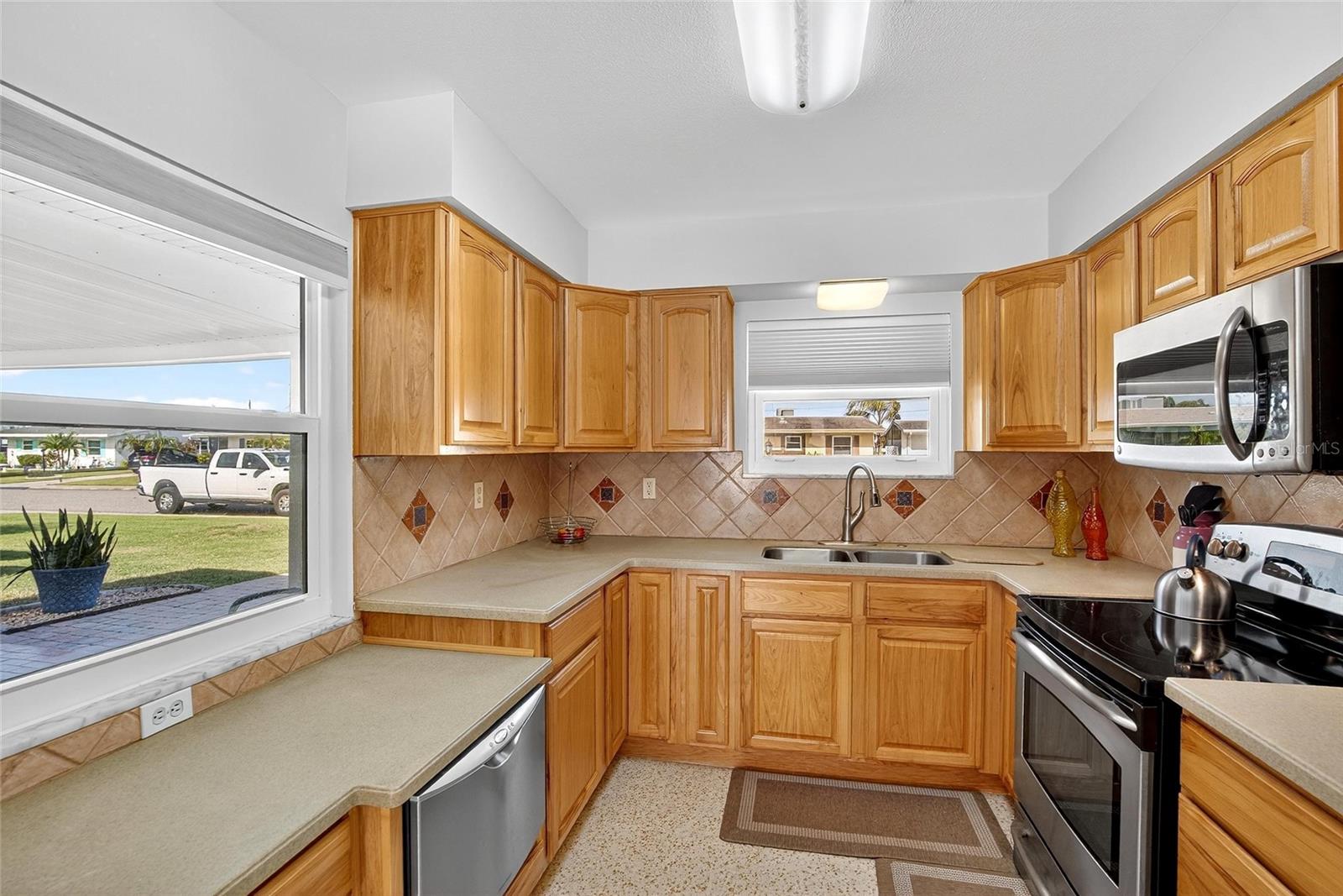 1210 BEACH BLVD