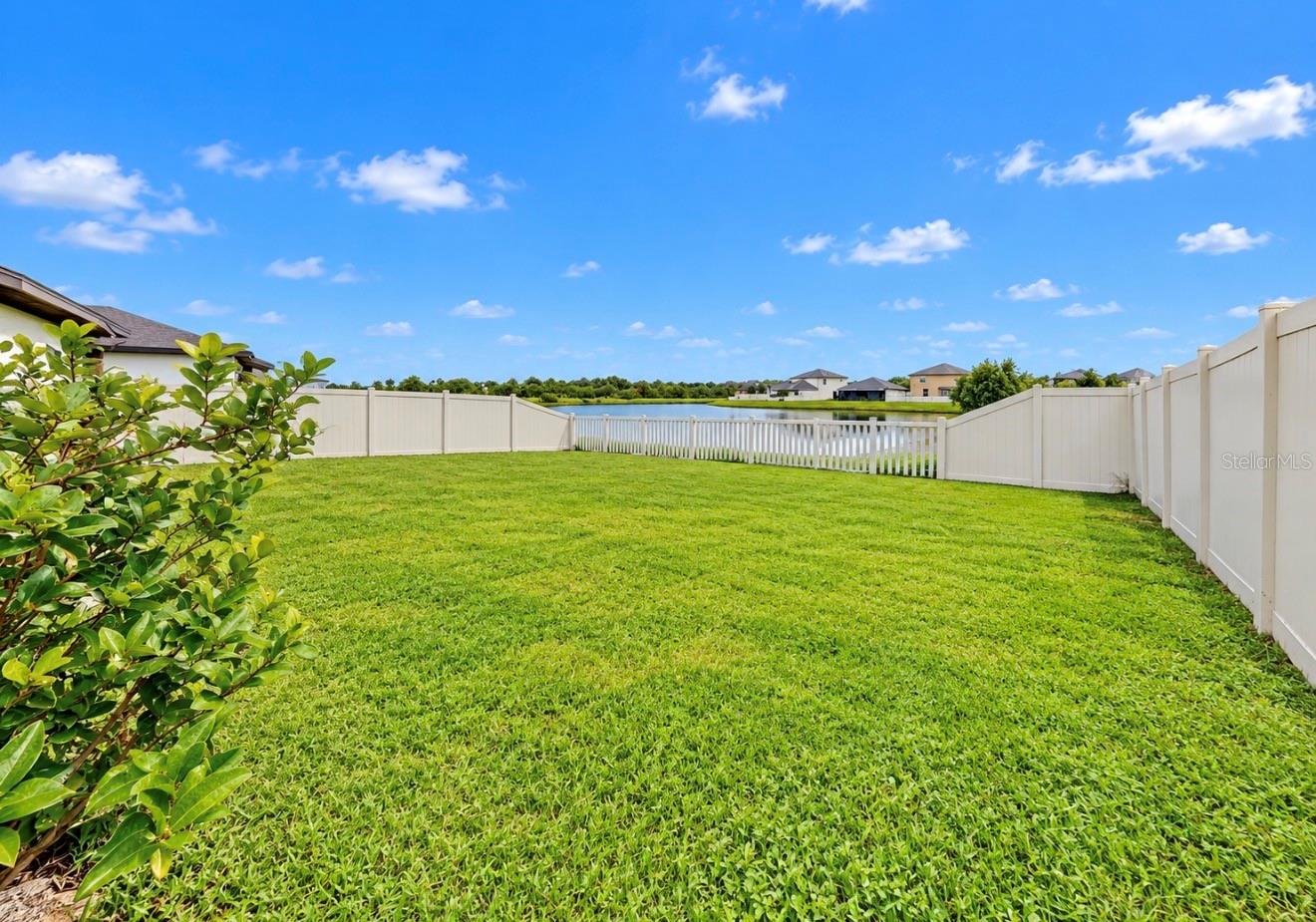 5005 WHITE CHICORY DR