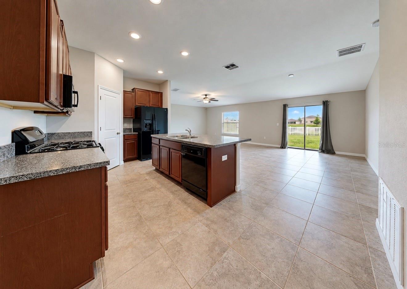 5005 WHITE CHICORY DR