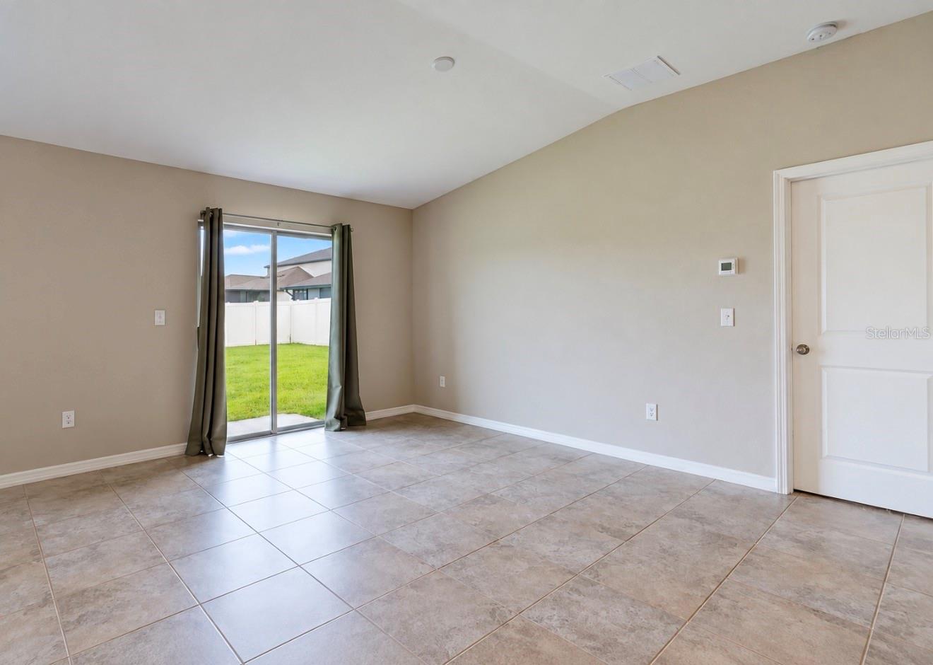 5005 WHITE CHICORY DR