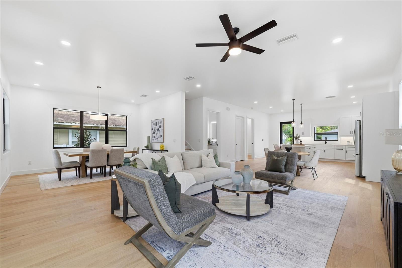 307 W JEAN ST
