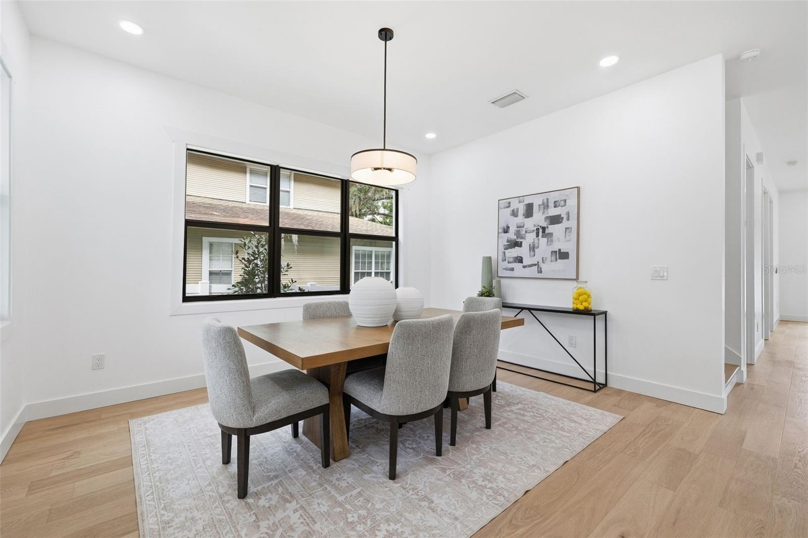 307 W JEAN ST