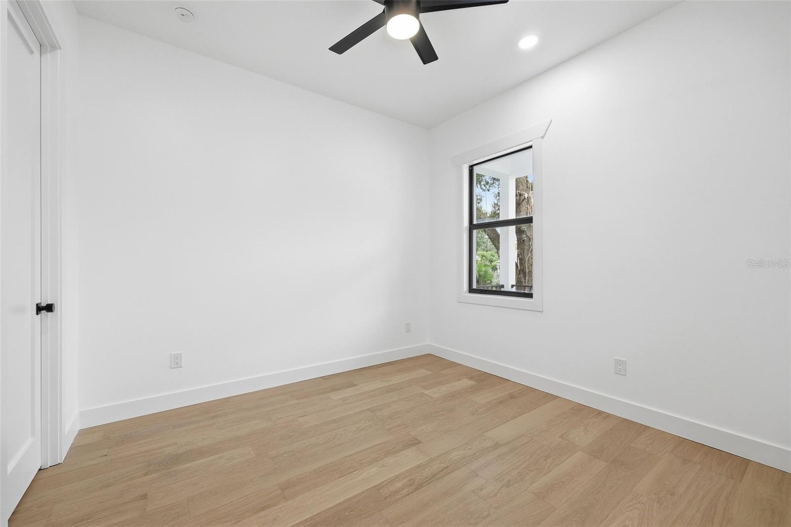307 W JEAN ST