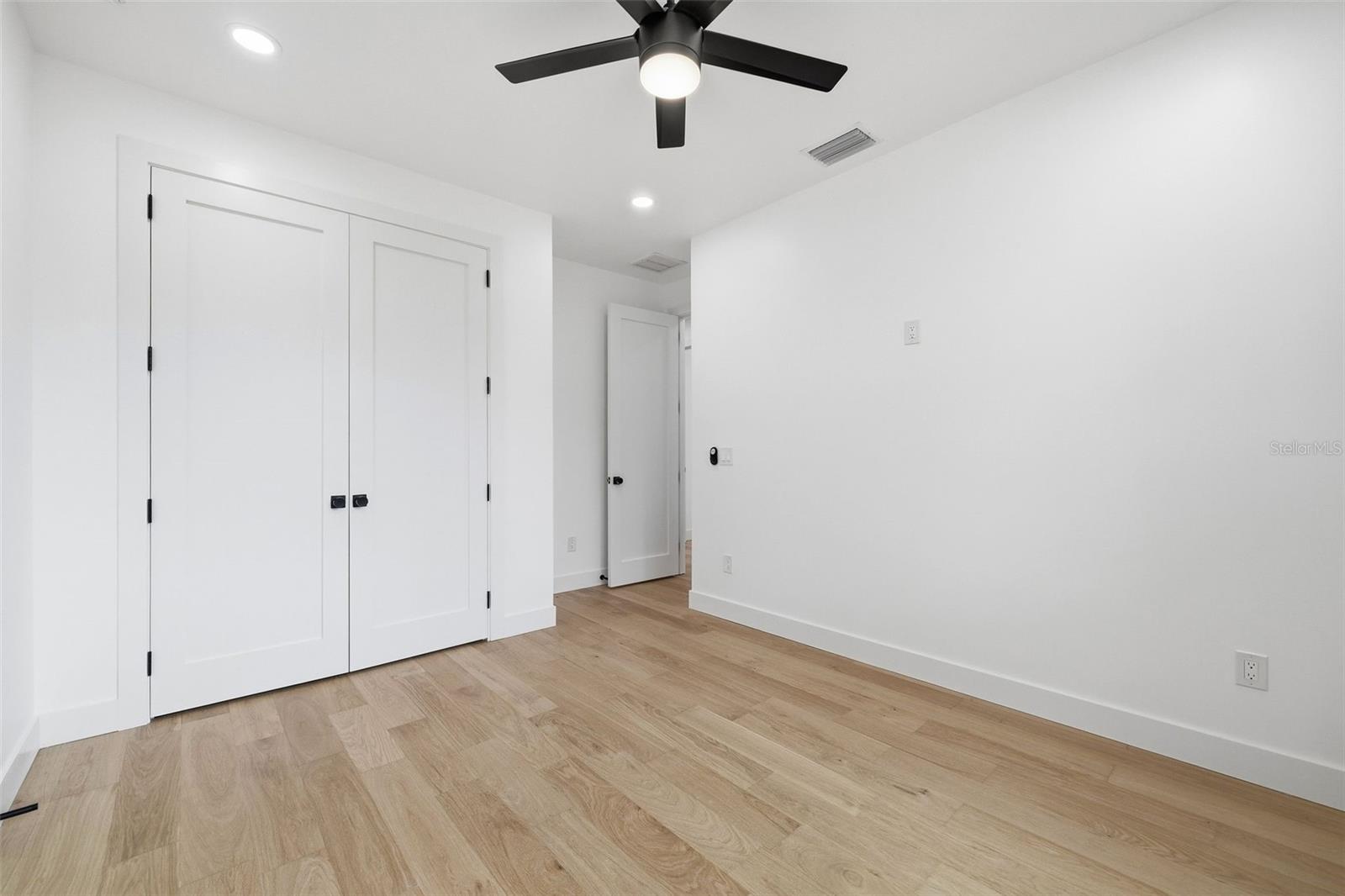 307 W JEAN ST