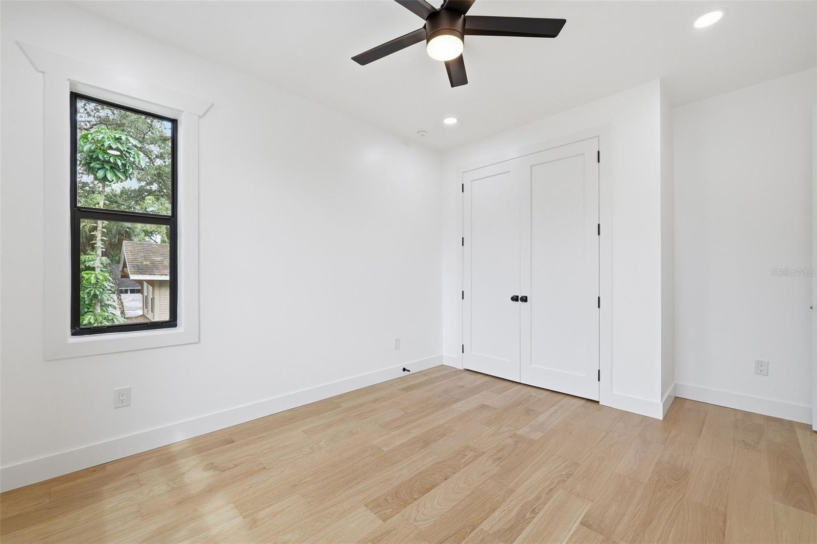 307 W JEAN ST