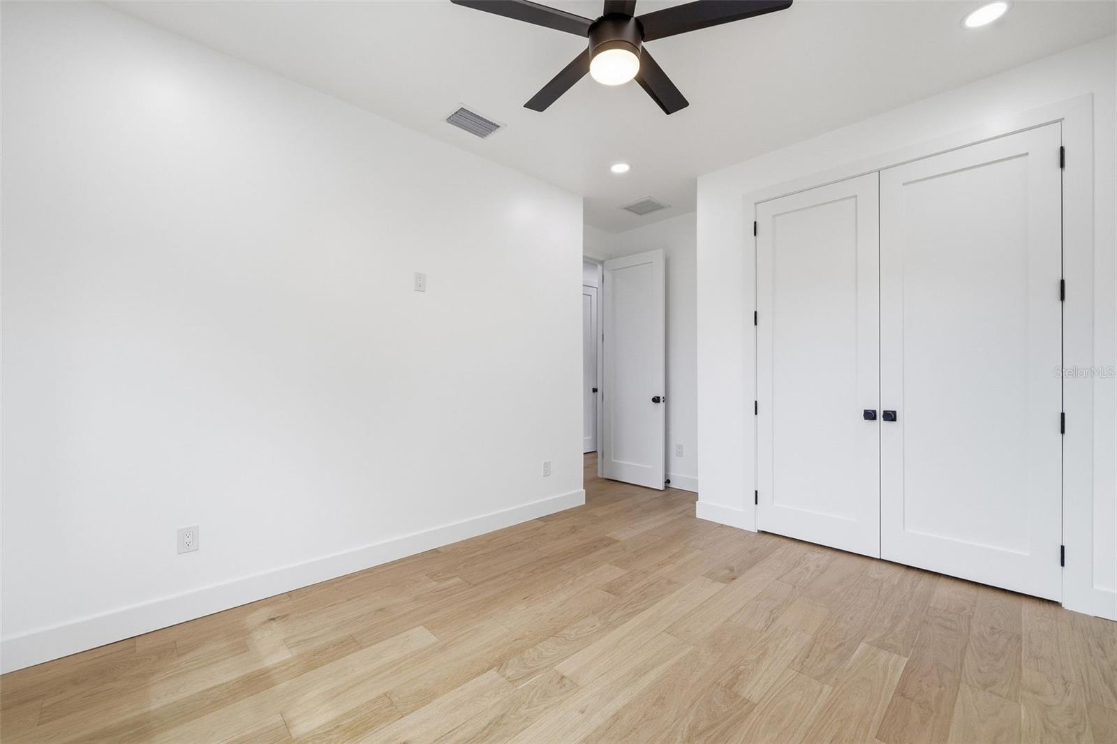 307 W JEAN ST