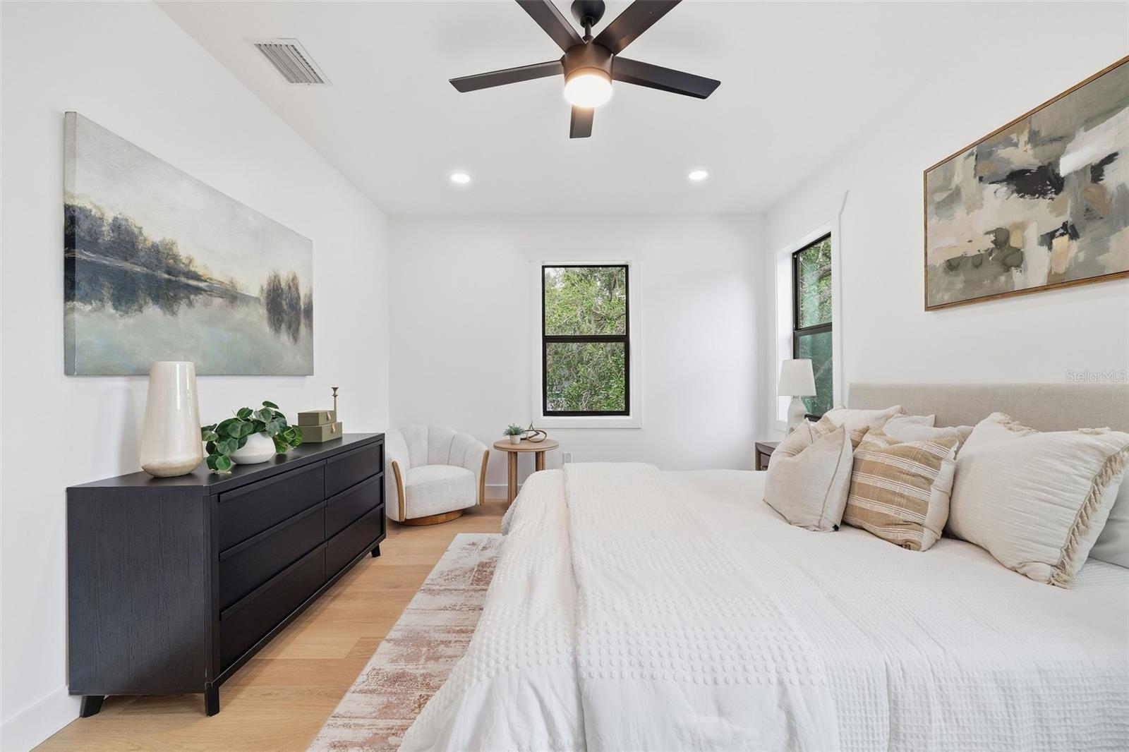 307 W JEAN ST