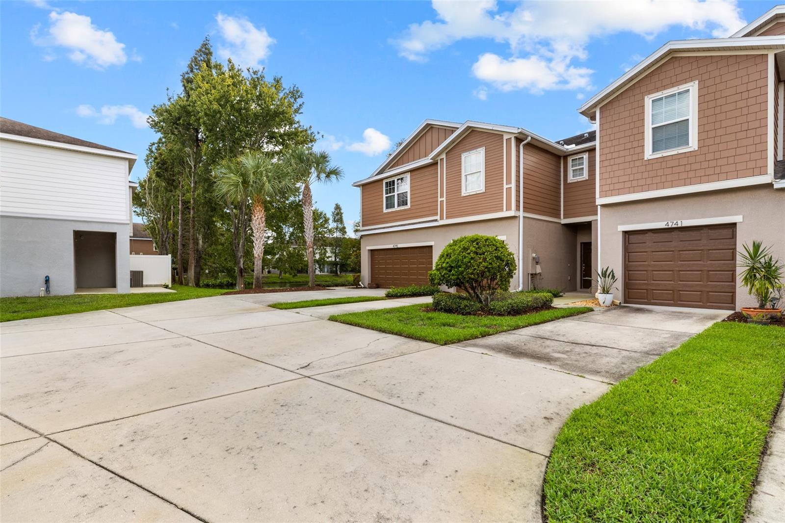 4741 WHITE SANDERLING CT
