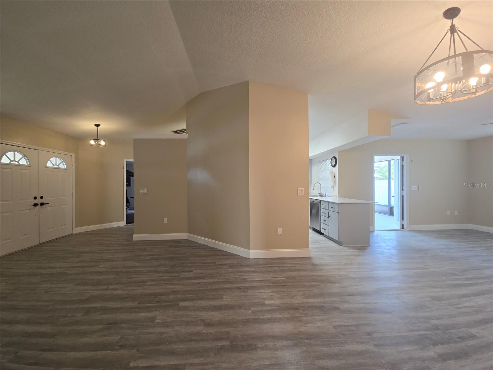 8211 MATTHEW DR