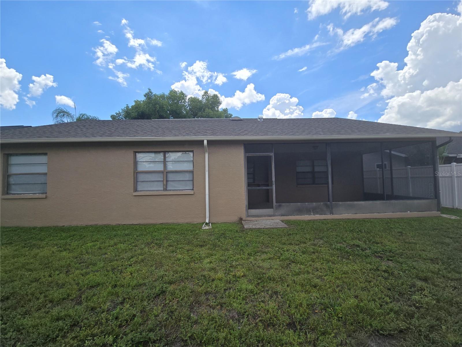 8211 MATTHEW DR