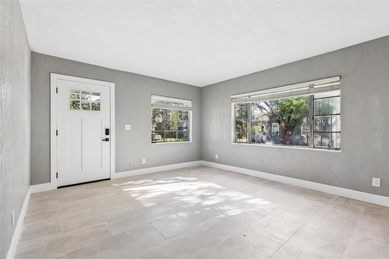 2217 MALLORY AVE