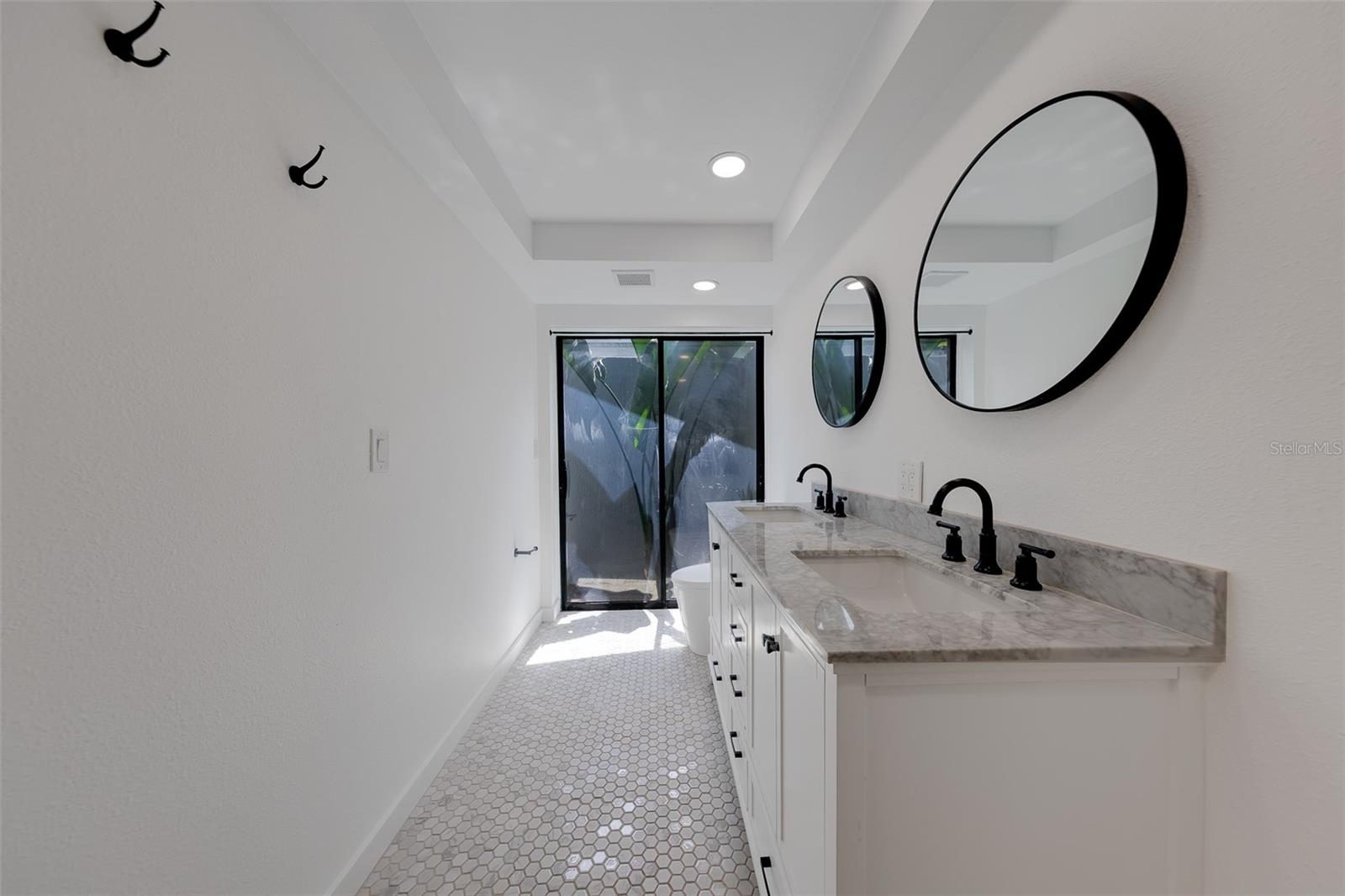 2709 WINDING WAY