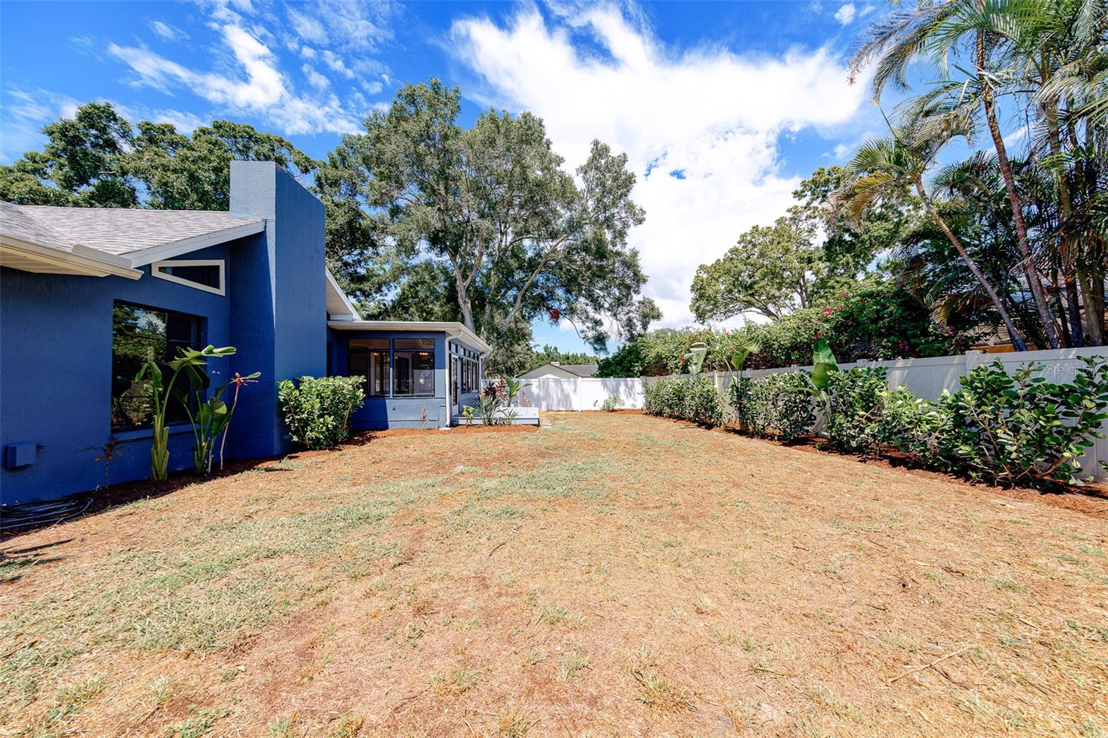 2709 WINDING WAY