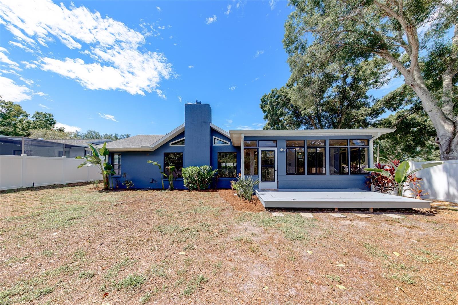 2709 WINDING WAY