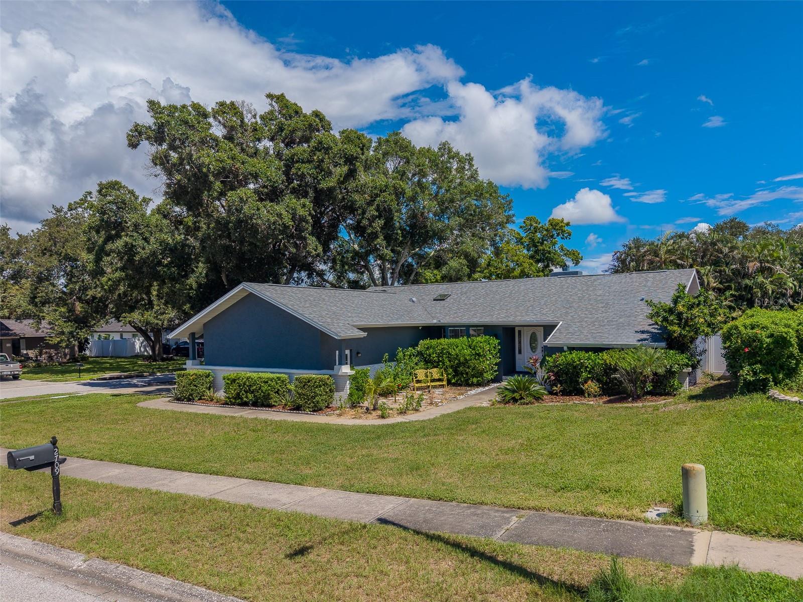 2709 WINDING WAY