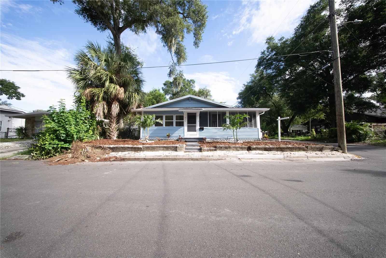 922 E Ida St, Tampa