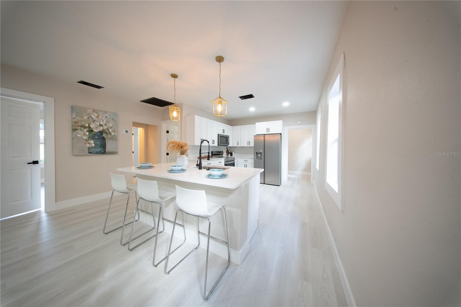 922 E IDA ST