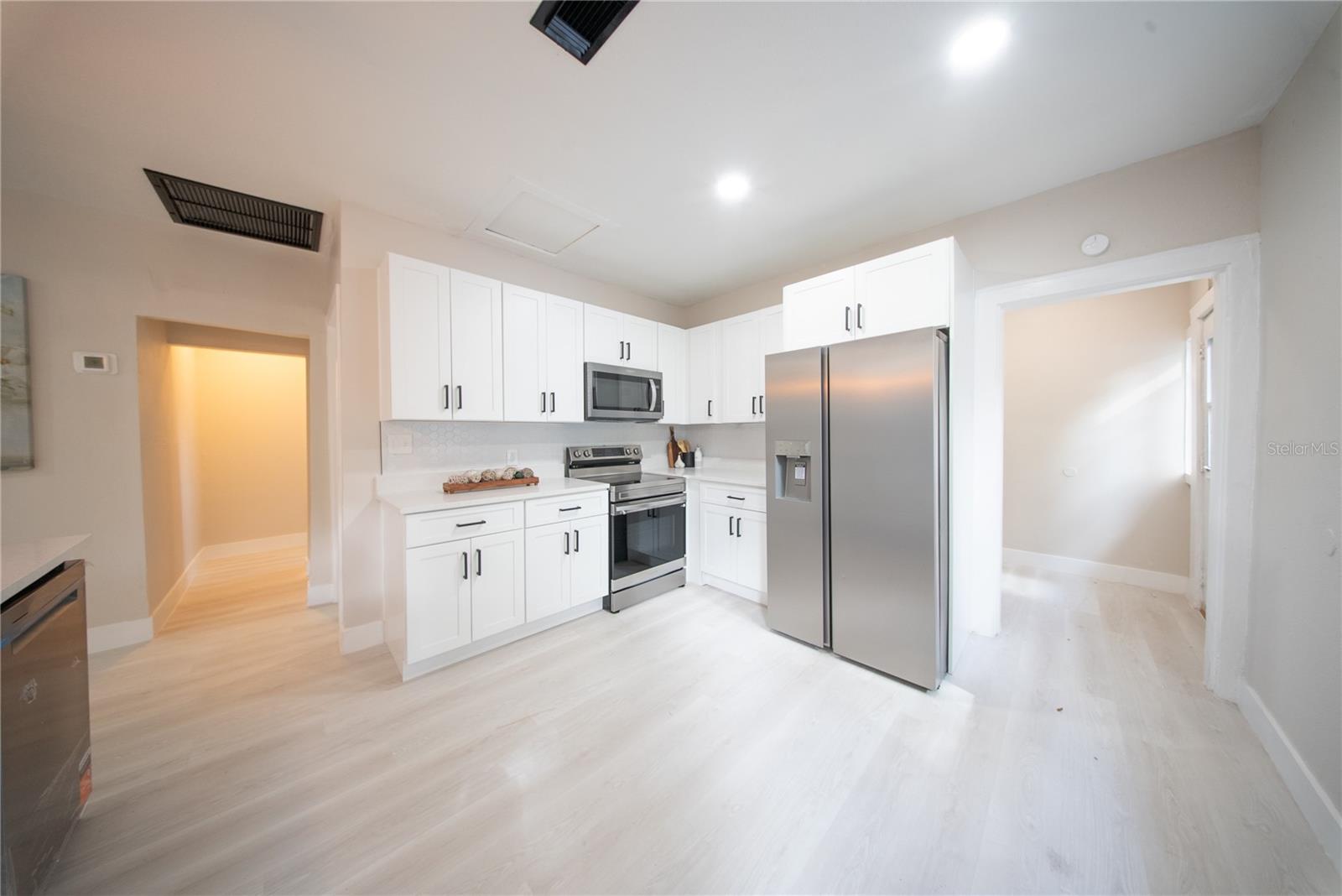 922 E IDA ST