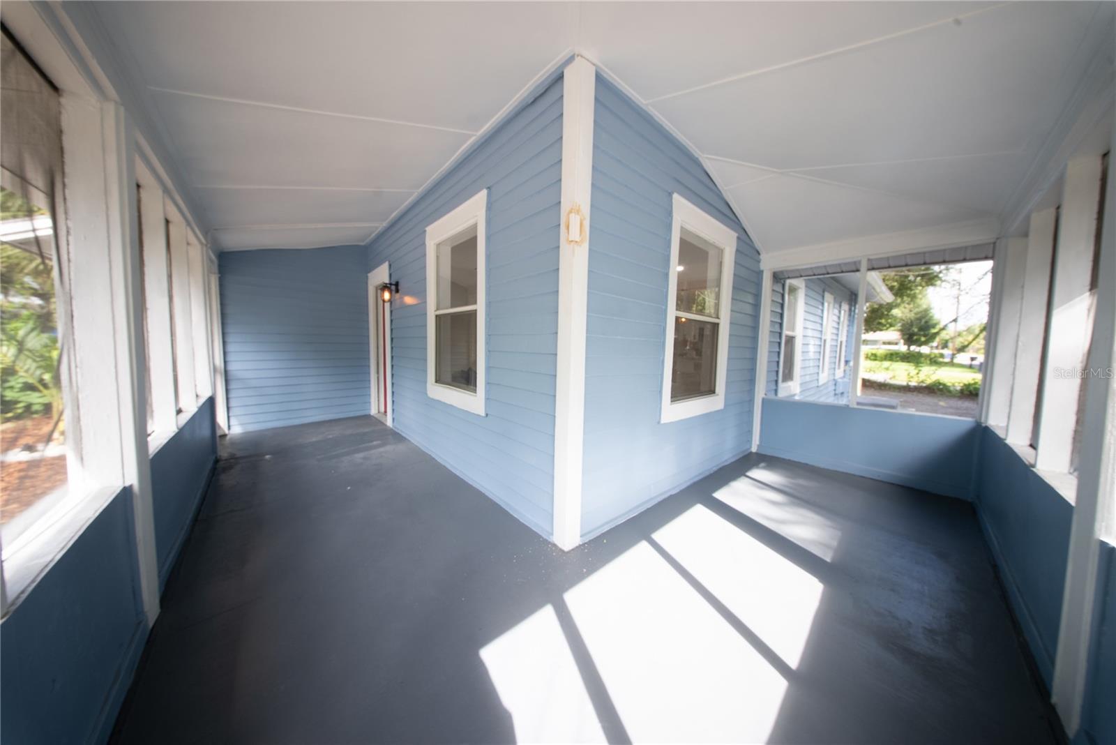 922 E IDA ST