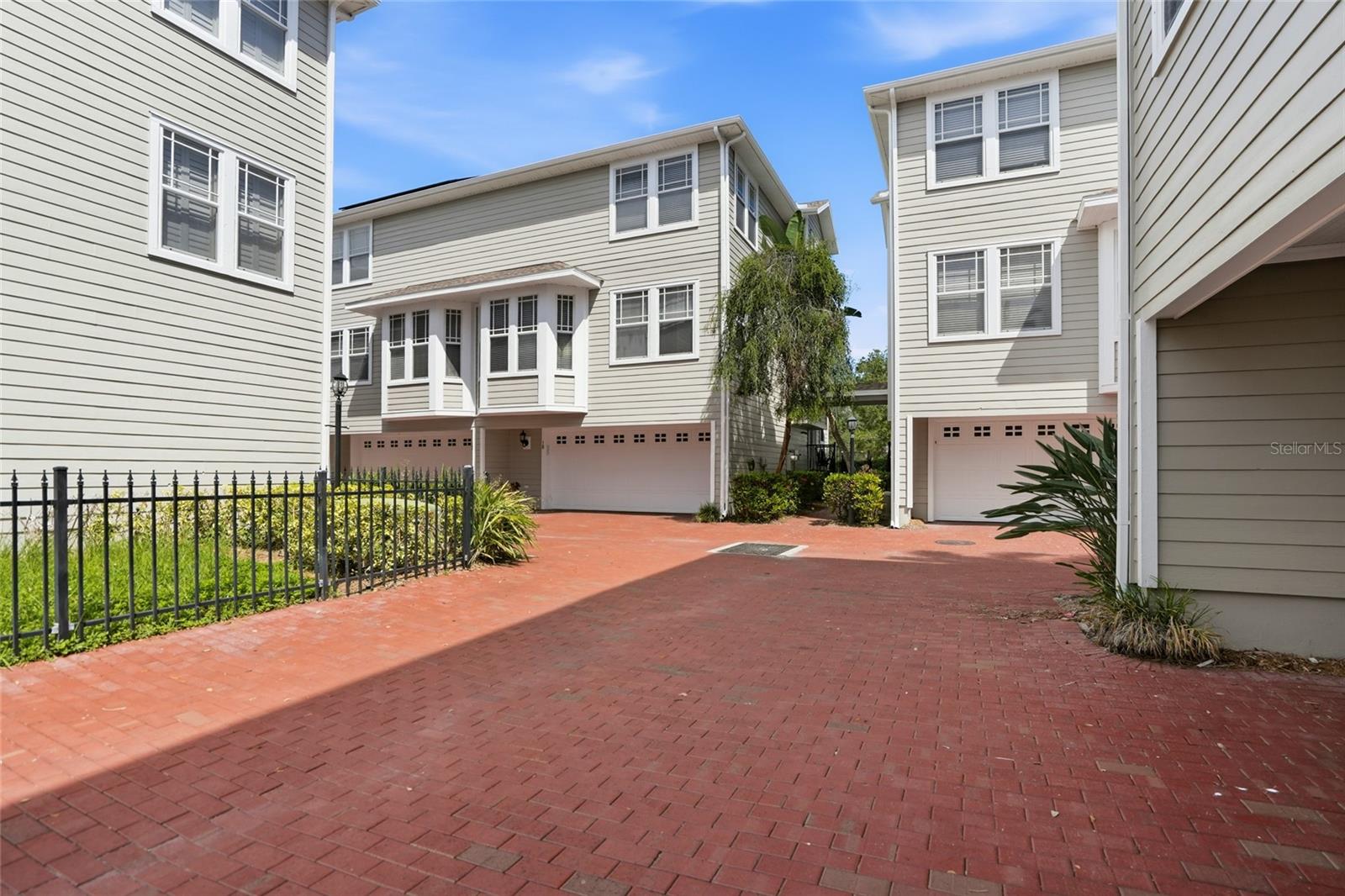 3315 W DE LEON ST #18
